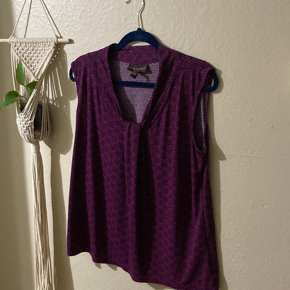 Sleeveless Dana Buchman top, L